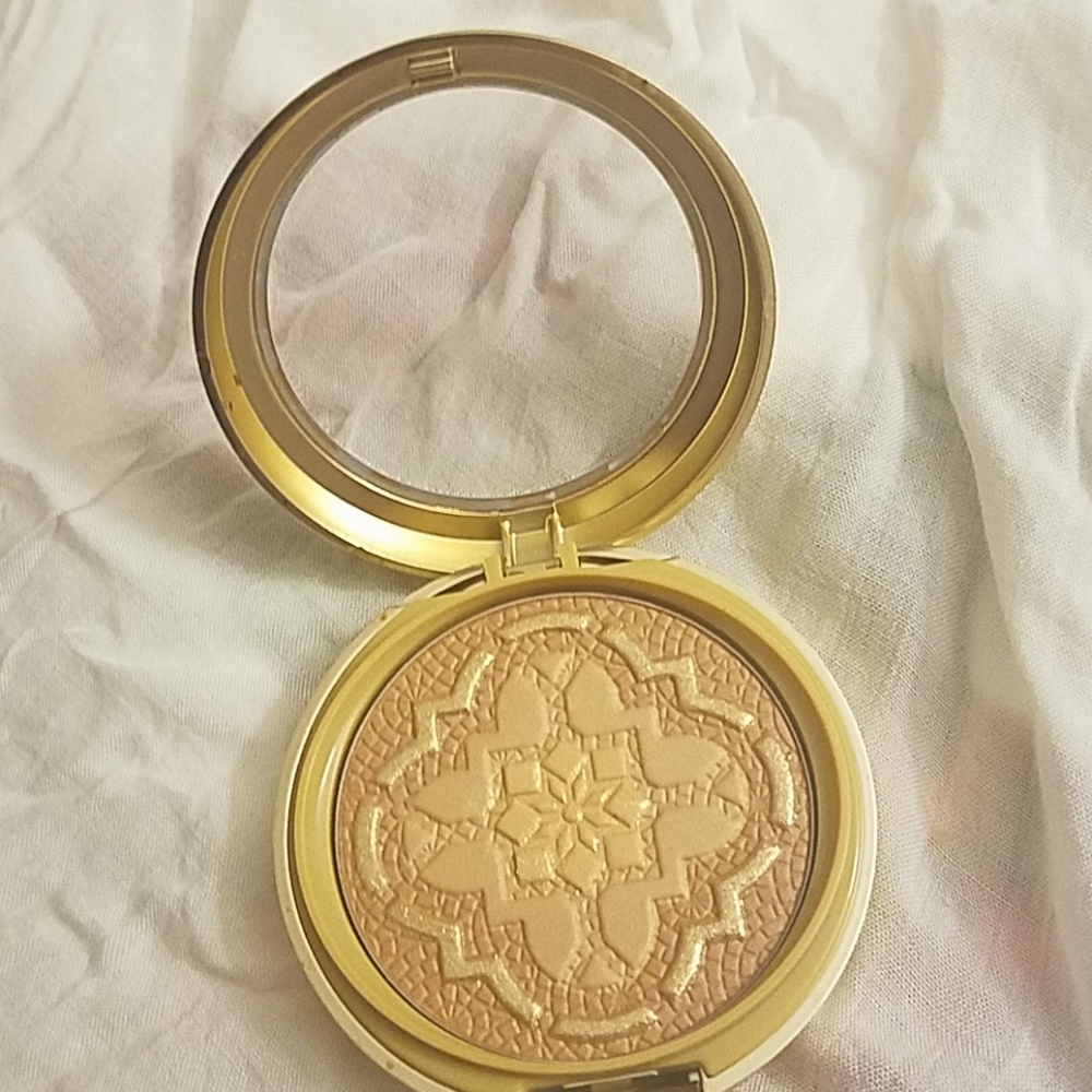 Bronzer